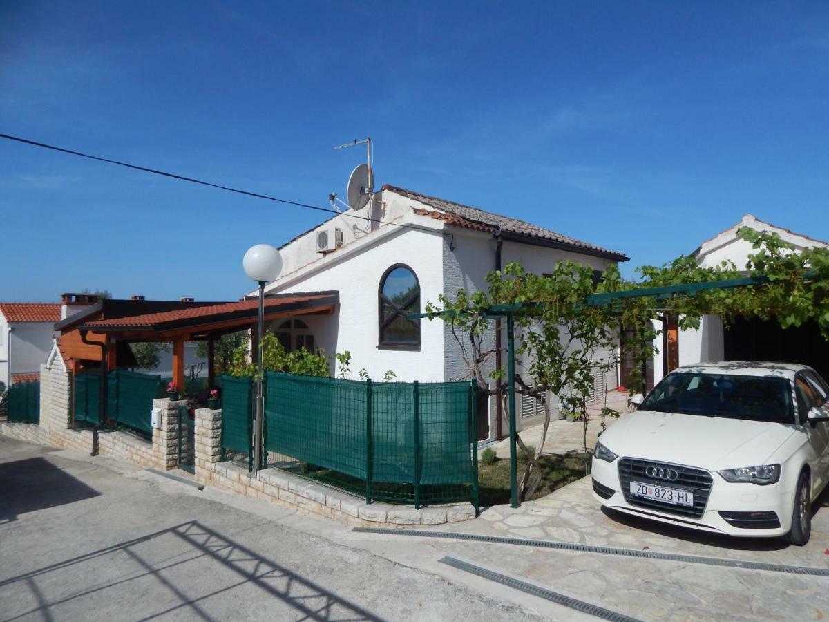 Apartman Duje Petrcane Εξωτερικό φωτογραφία