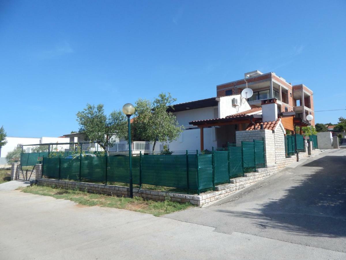 Apartman Duje Petrcane Εξωτερικό φωτογραφία