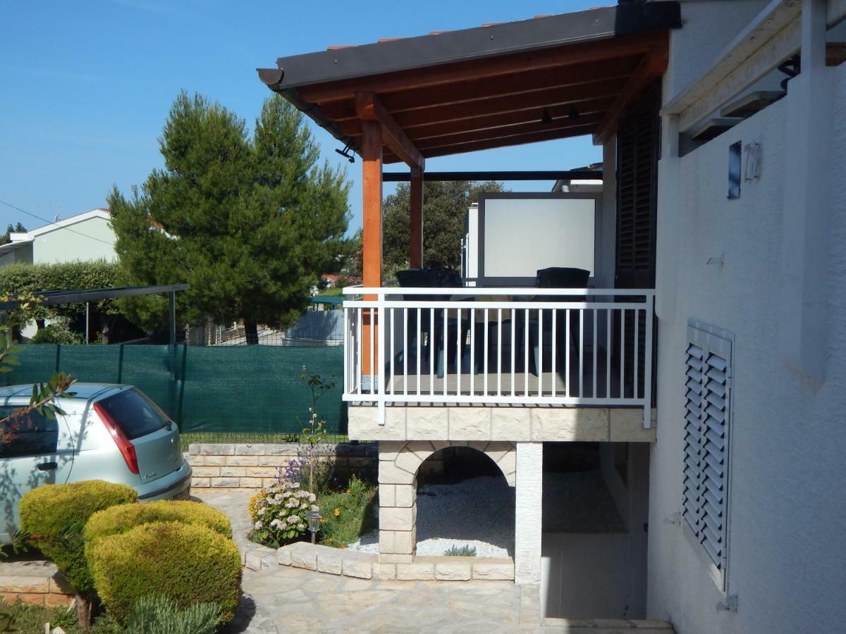 Apartman Duje Petrcane Εξωτερικό φωτογραφία